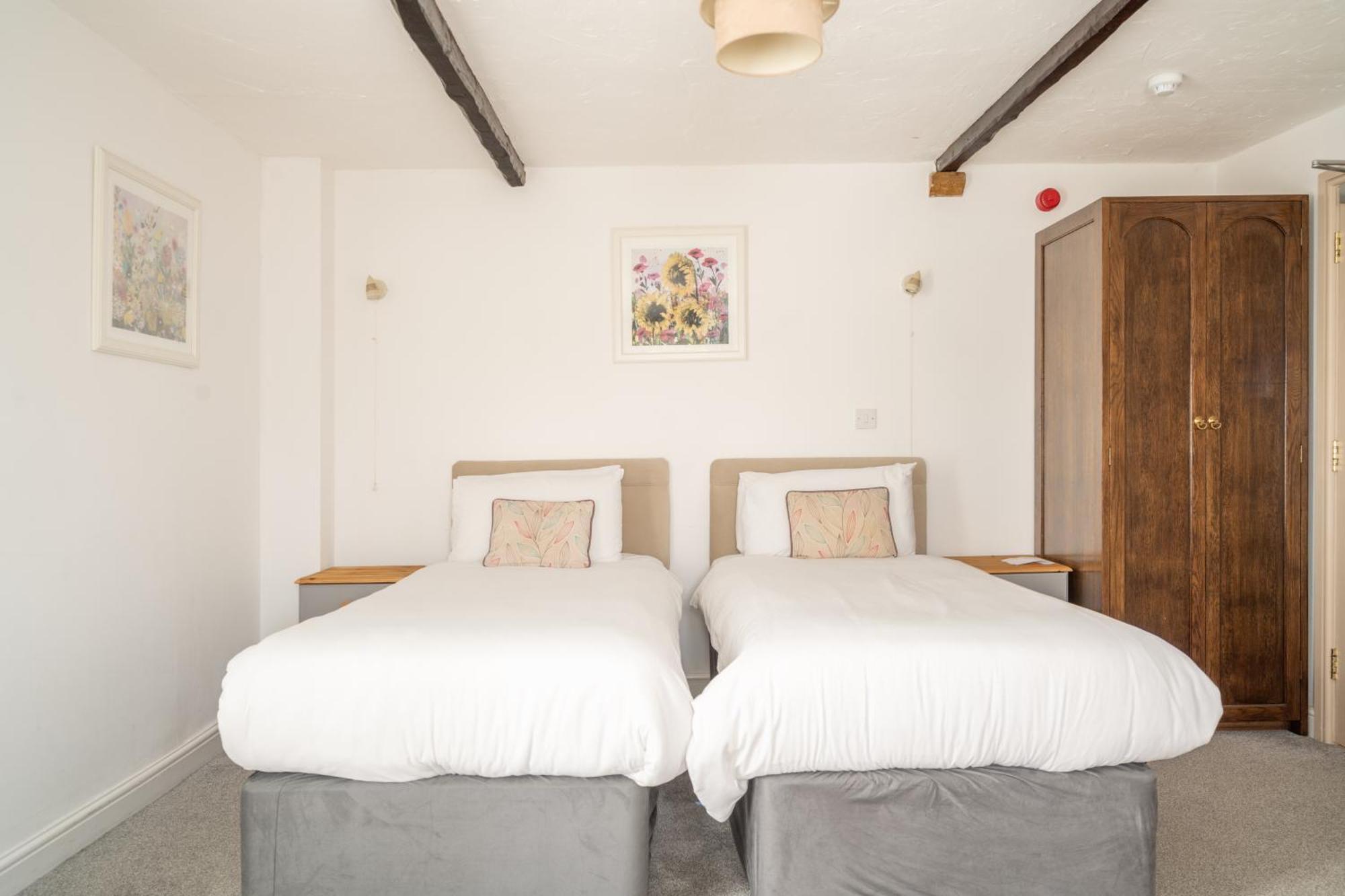 The Lordleaze And Restaurant 3* Chard